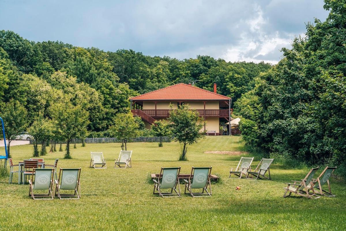 Farma Ovci Terasy Villa Němčičky Екстериор снимка